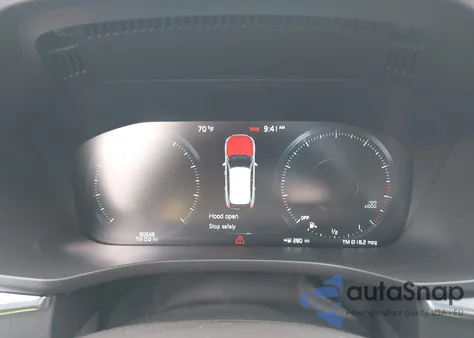 2018 Volvo Xc60 T5 Inscription z USA, uszkodzony, nr VIN YV4102RL2J1040828